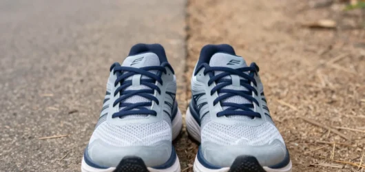 Tênis de corrida para asfalto ou trilha