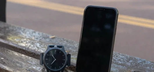 Relógio esportivo ou smartwatch para correr
